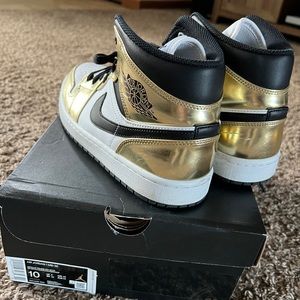 Jordan 1 Mid Gold/black/white 10M, original box.